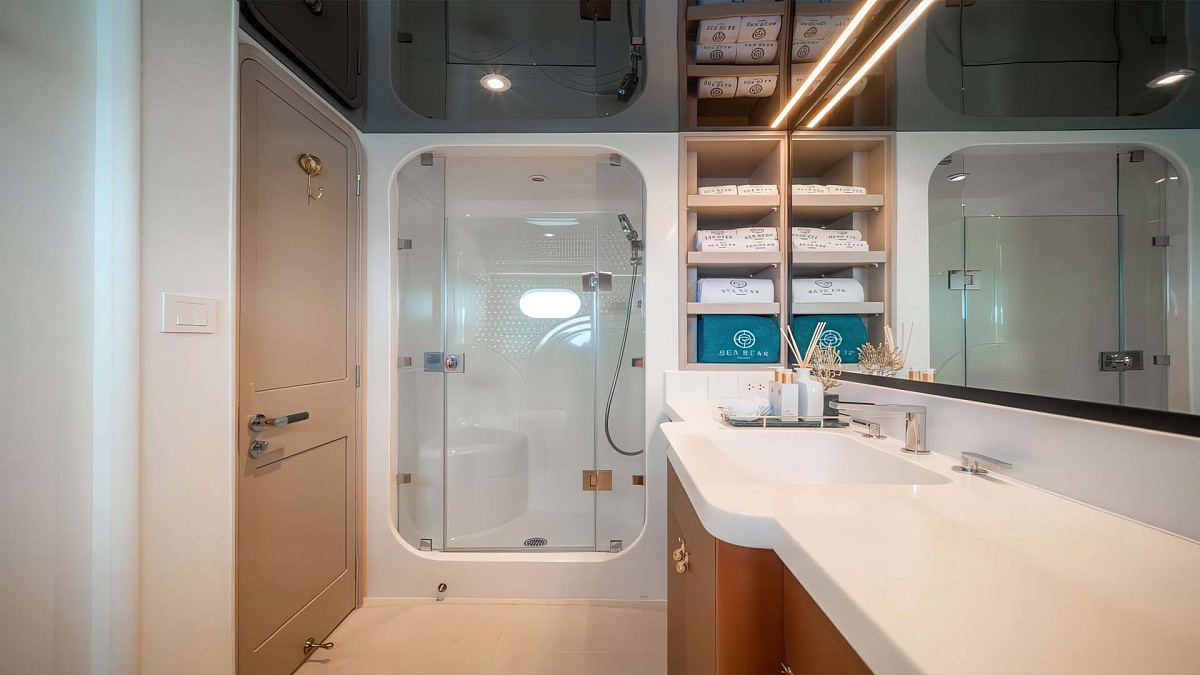 Аренда мега яхты Sea Bear Westport 130 на Пхукете